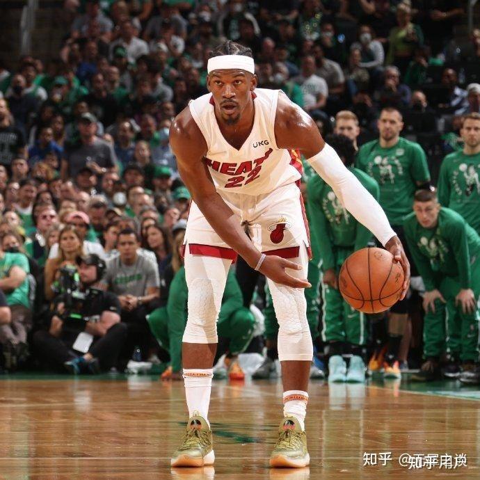 DK血洗GEN，CoreJJ关键团战开团秒人强强对话四强赛，强势挺进下一轮